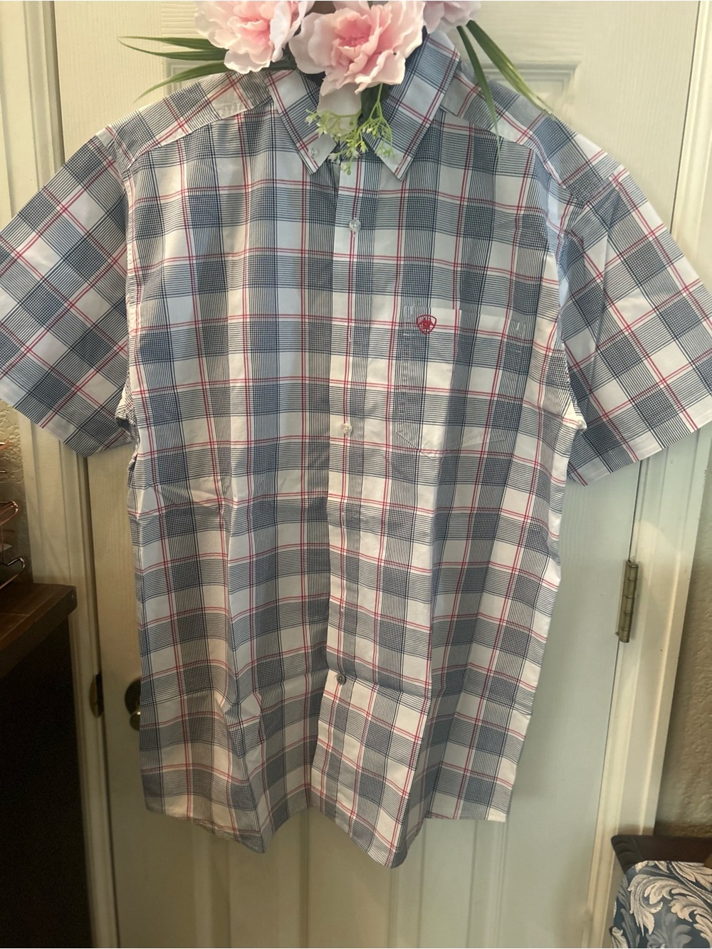 Ariat Men's Short-Sleeve Plaid Button-Down Shirt - Blue, White & Red size large.